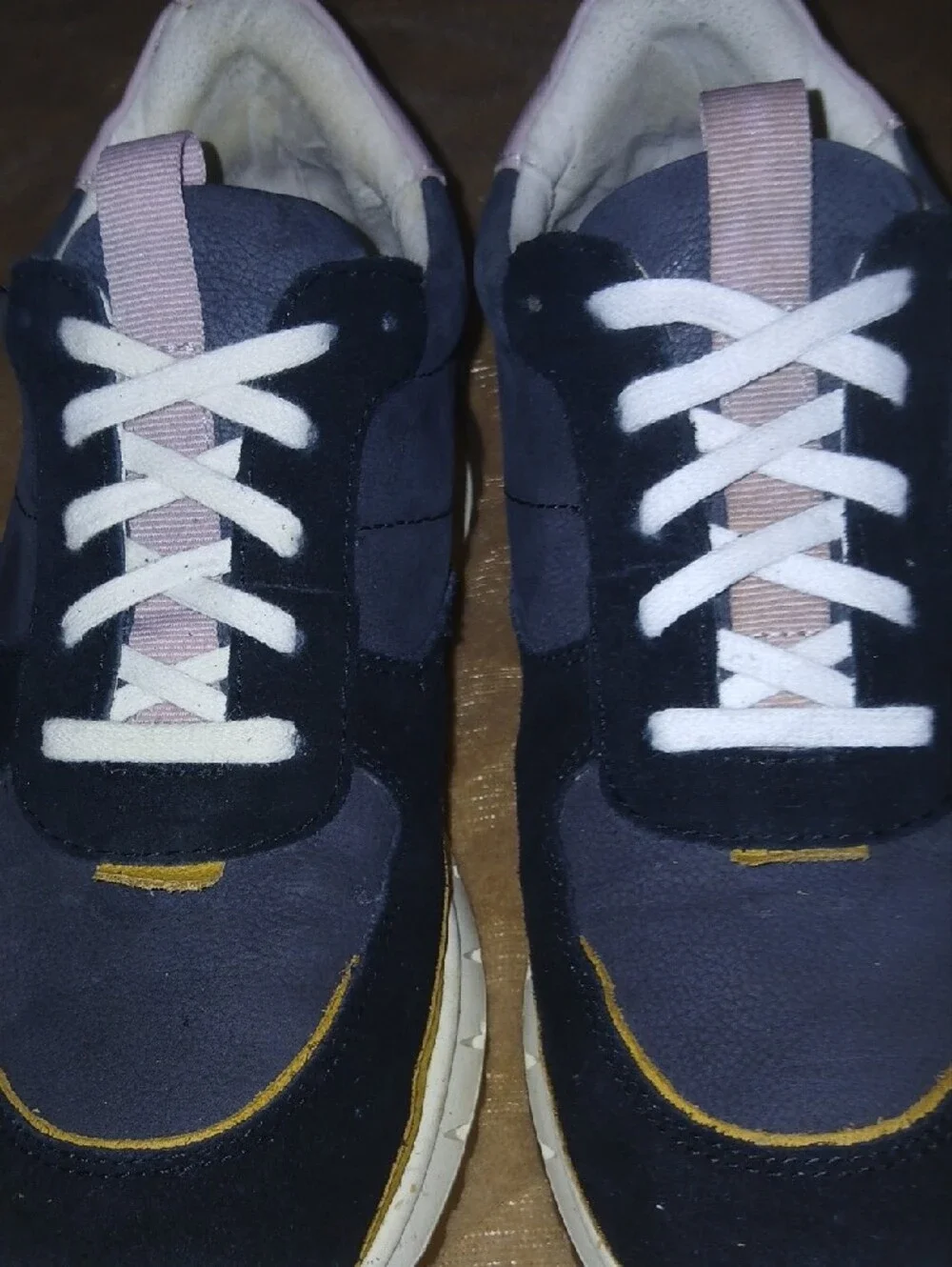 Madewell Unisex Navy Sneakers with Pink Heel and Tan Trim Sz: W 7 M 5.5